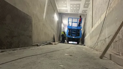 Expertos en instalación de pladur en Torrente En Pladur Soluciones te ofrecemos soluciones de pladur de alta calidad en Torrente. Nuestro equipo cuenta con años de experiencia en reformas con pladur, ofreciendo acabados limpios, rápidos y eficientes tanto en viviendas como en locales comerciales.